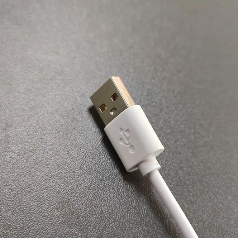 کابل سفید USB 2.0 به نوع C انتقال داده و کابل شارژ (1)